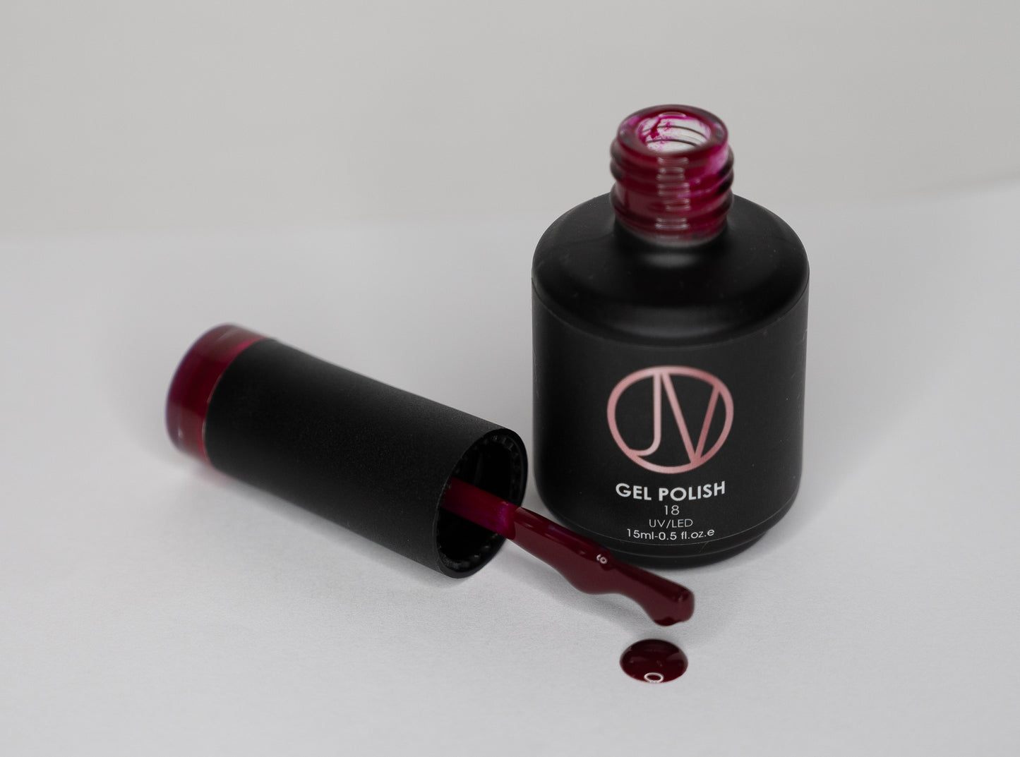 Esmalte en gel #18 - Granate Oscuro Intenso