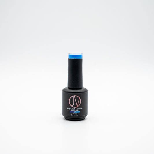 Ocean Mirage Magic Color Change Gel Polish – shifts from deep ocean blue to soft sky blue with heat. Long-lasting, high-pigment, UV-cured nail polish.