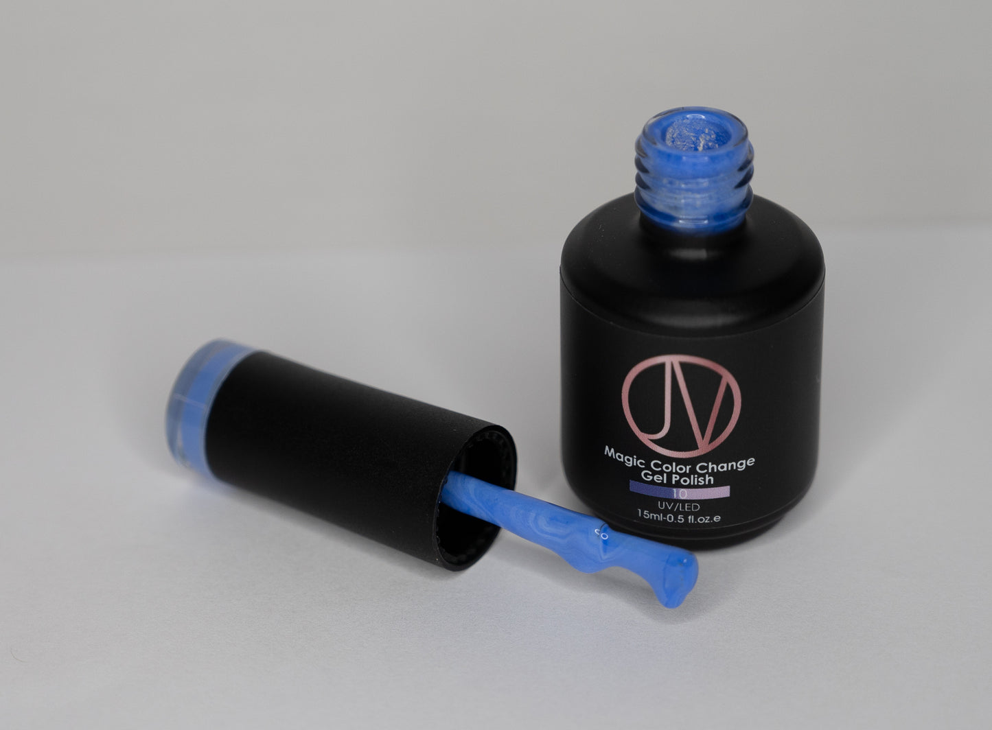 Salon-quality color-changing gel polish – Twilight Bloom offers flawless coverage, high pigmentation, and a smooth consistency with a 60-second LED cure.