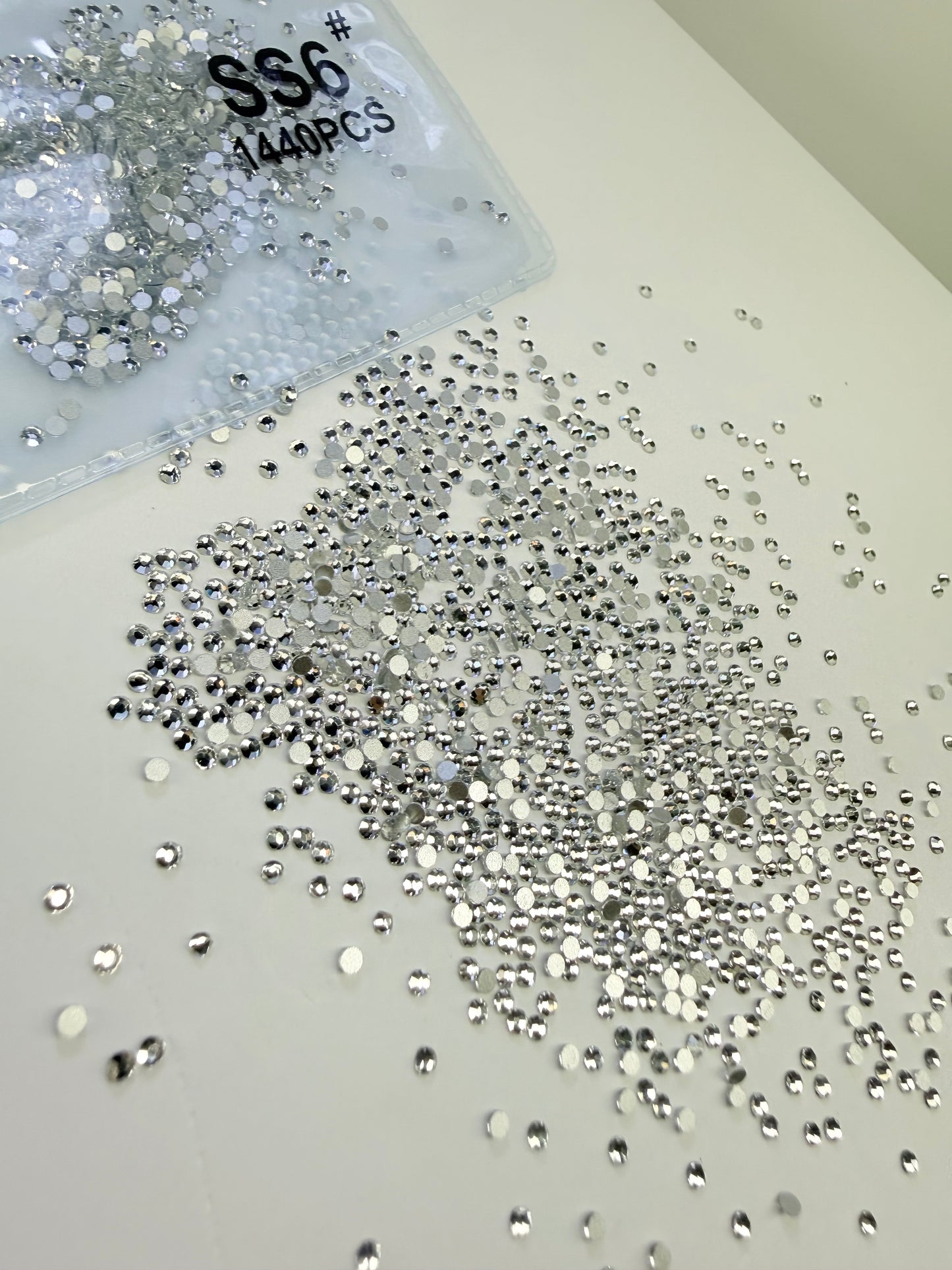 Crystal Glass Beads Rhinestones 1440pcs SS6 Glass Nail Art Crystal Clear Flat back Gemstones for Crafts, Nails, Makeup, Bags, and Shoes Decoration（SS6, Clear）