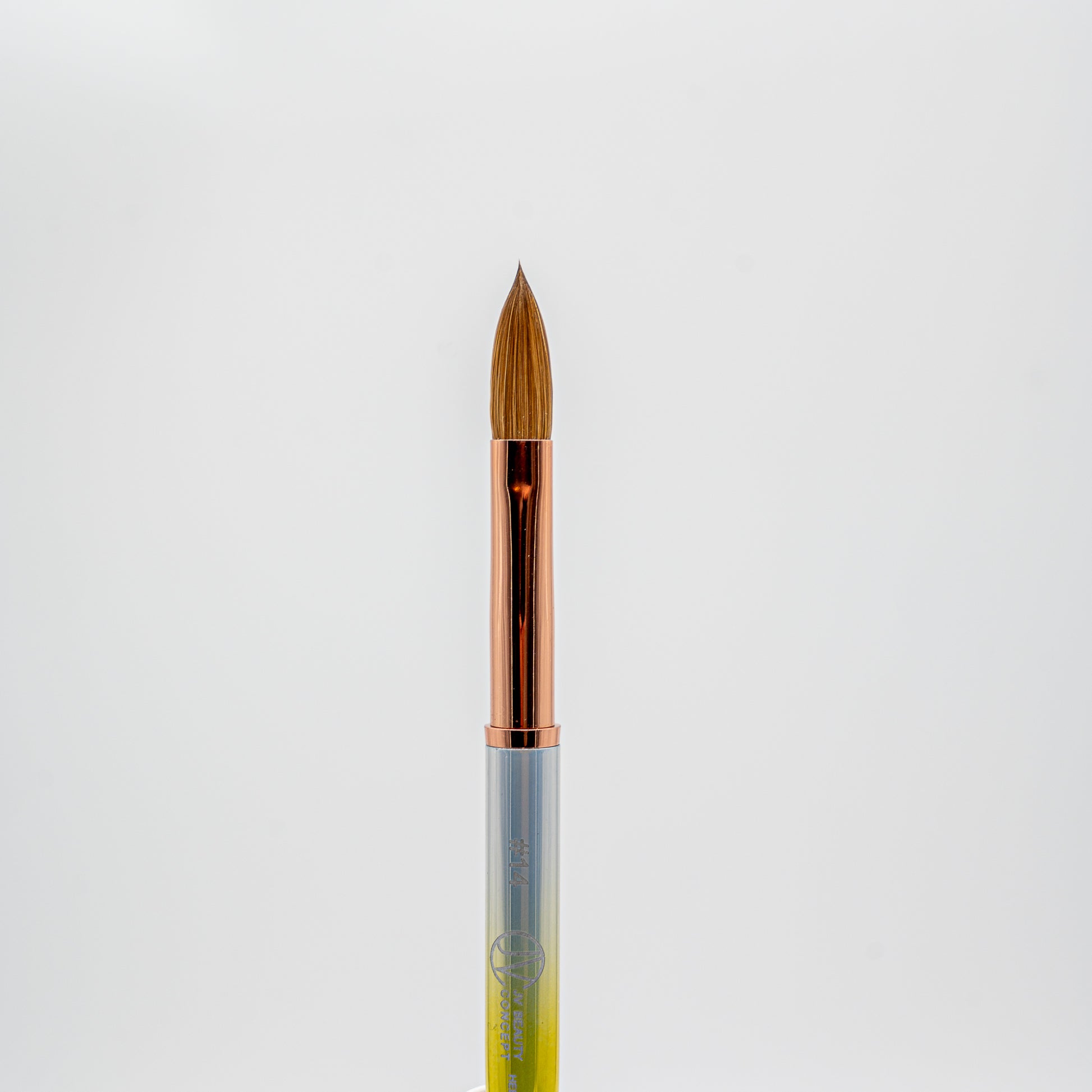 Professional Acrylic Brush #14 with premium Kolinsky bristles – perfect for smooth, even acrylic nail sculpting and salon-quality finishes.